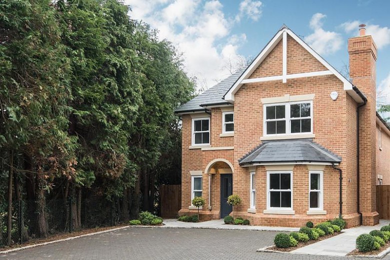 Click the photo for more details of Grange Court, Walton-On-Thames, KT12