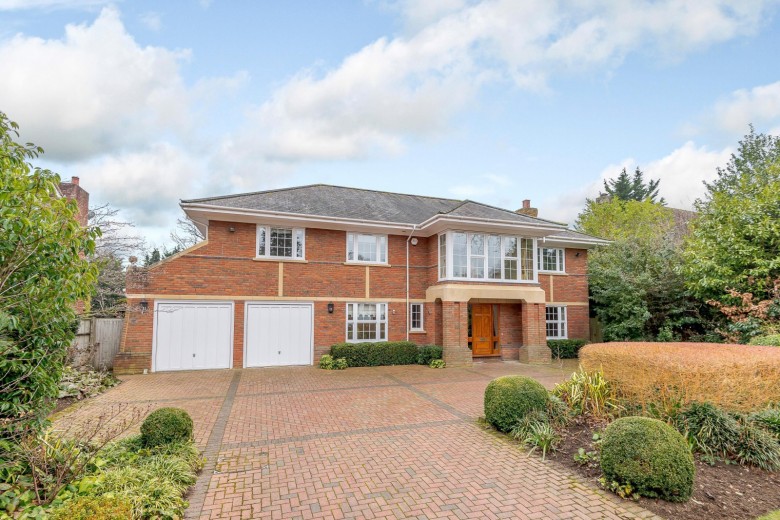Click the photo for more details of Adelaide Road, Walton On Thames, KT12