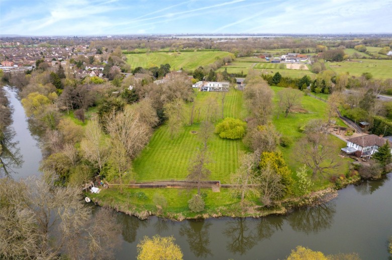 Click the photo for more details of Esher Road, Hersham, Walton-on-Thames, KT12