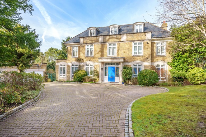 Click the photo for more details of Fairmile Court, Cobham, KT11