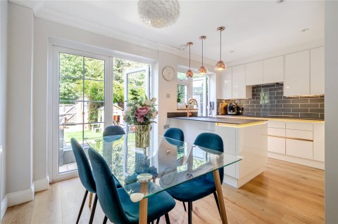 Click the photo for more details of Gainsborough Court, Walton-On-Thames, Surrey