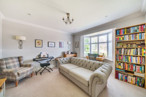 Click the photo for more details of Fox Grove, Walton-On-Thames, KT12