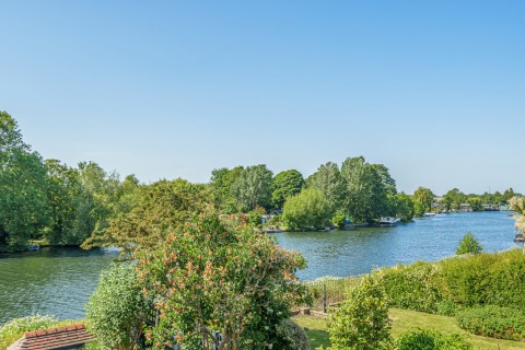 Click the photo for more details of Felix Road, Walton-On-Thames, KT12