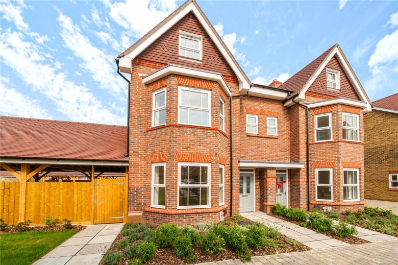 Click the photo for more details of Albright Gardens, Walton-On-Thames, KT12