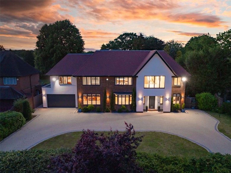 Click the photo for more details of Ashley Park Avenue, Walton-On-Thames, KT12