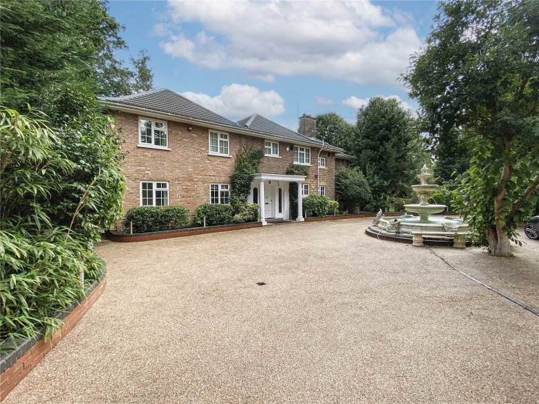 Click the photo for more details of Cranley Road, Burwood Park, Walton-On-Thames