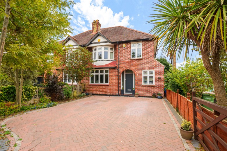Click the photo for more details of Sidney Road, Walton-On-Thames, KT12