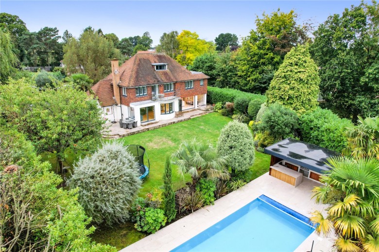 Click the photo for more details of Silverdale Avenue, Ashley Park, Walton-On-Thames