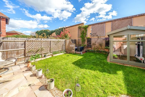 Click the photo for more details of Swan Close, Walton-On-Thames, KT12