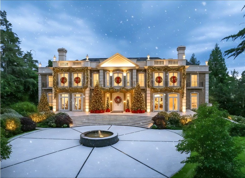 Click the photo for more details of Cavendish Road, St George's Hill, Weybridge