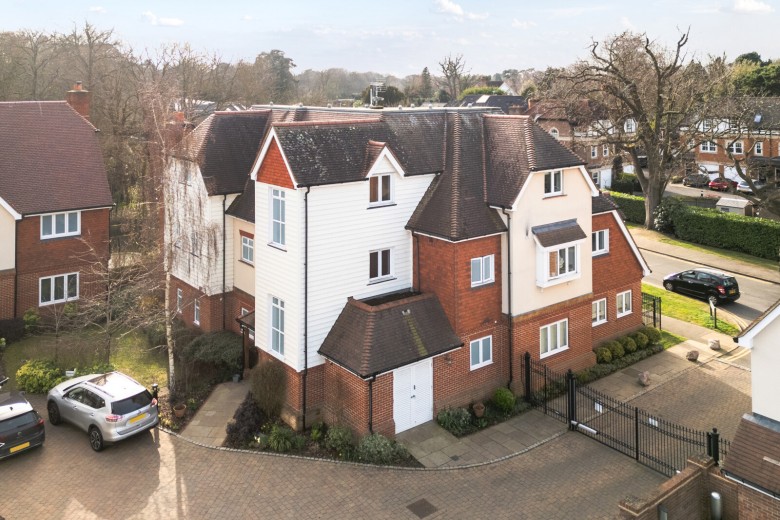 Click the photo for more details of Rouse Close, Weybridge, Surrey