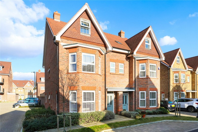 Click the photo for more details of Albright Gardens, Walton-On-Thames, Surrey