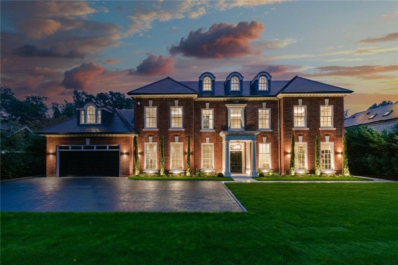 Click the photo for more details of Albury Road, Burwood Park, Walton-On-Thames
