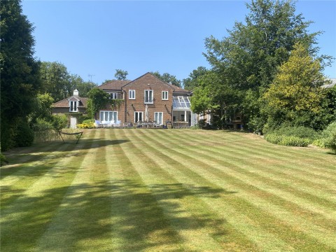 Click the photo for more details of Chargate Close, Burwood Park, Walton-On-Thames