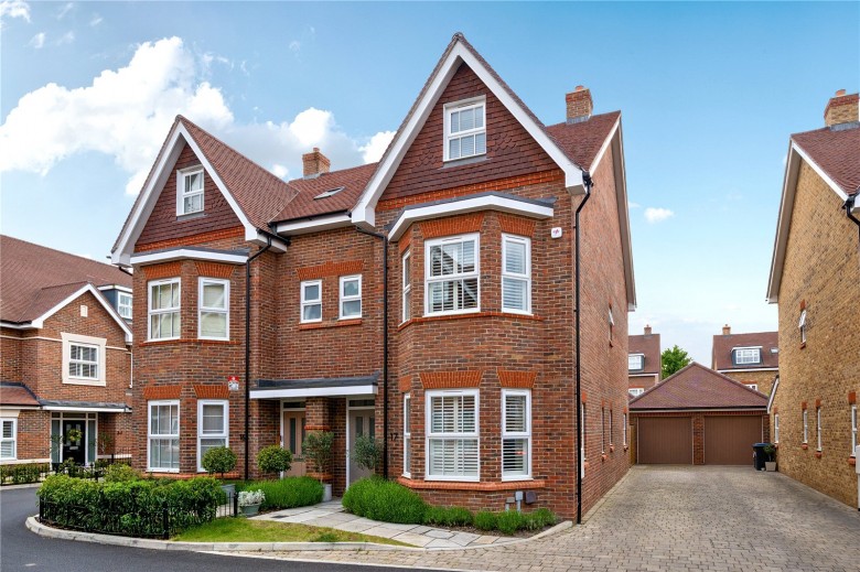Click the photo for more details of Albright Gardens, Walton-On-Thames, Surrey