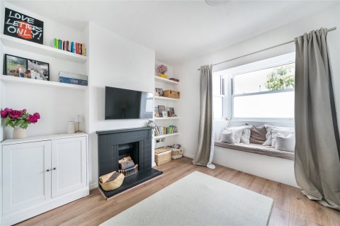 Click the photo for more details of Cambridge Road, Walton-On-Thames, Surrey