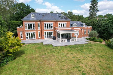 Click the photo for more details of Chargate Close, Burwood Park, Walton-On-Thames