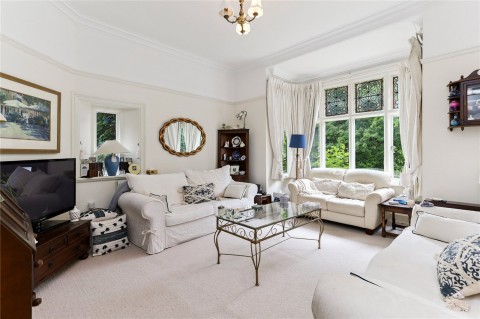Click the photo for more details of Seven Hills Close, Walton-On-Thames, Surrey