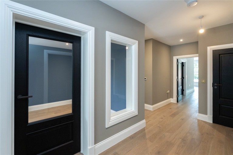 Images for Leigh Court Close, Cobham, Surrey