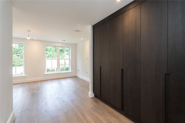 Images for Leigh Court Close, Cobham, Surrey