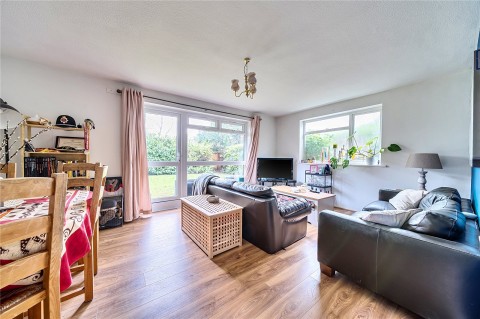 Click the photo for more details of Oakdene Court, Walton-On-Thames, Surrey