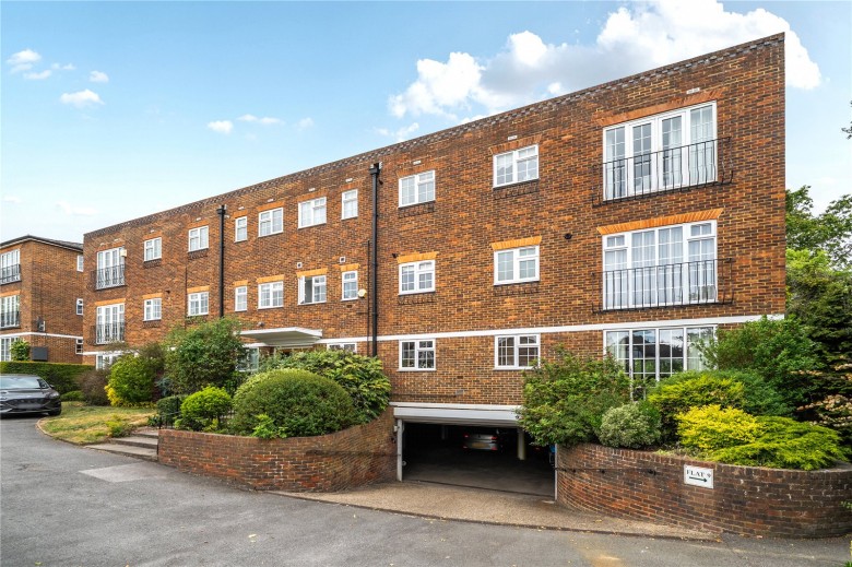Click the photo for more details of Oatlands Drive, Weybridge, Surrey