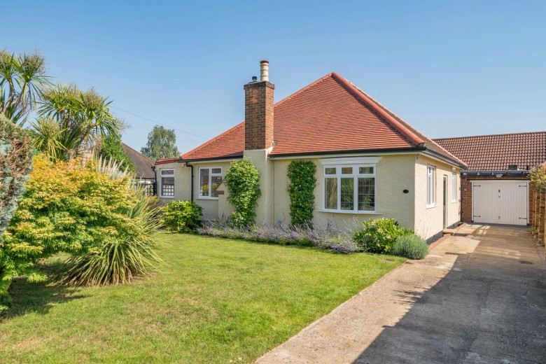 Click the photo for more details of Dudley Road, Walton-On-Thames, Surrey