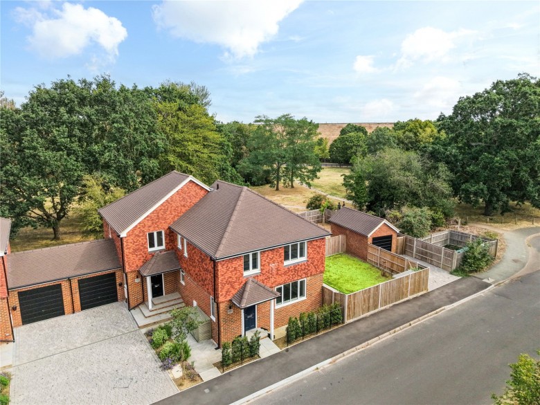 Click the photo for more details of Cottimore Lane, Walton-On-Thames, Surrey