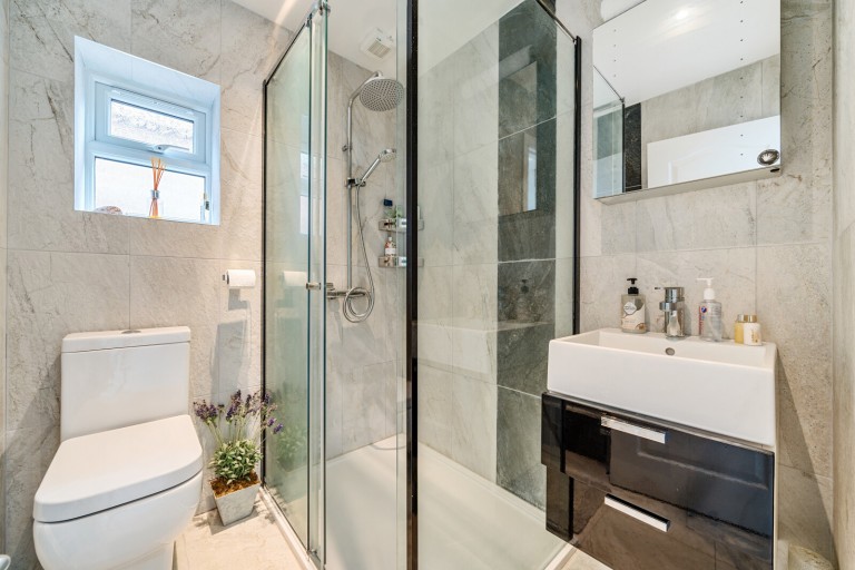 Images for Minsterley Avenue, Shepperton