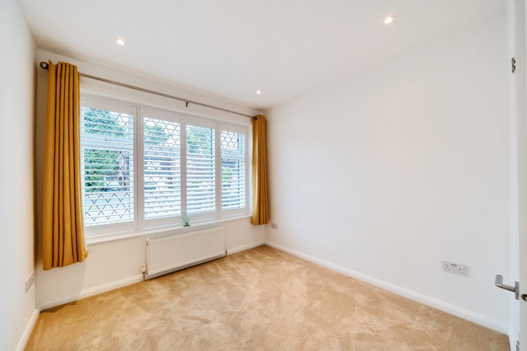 Images for Minsterley Avenue, Shepperton