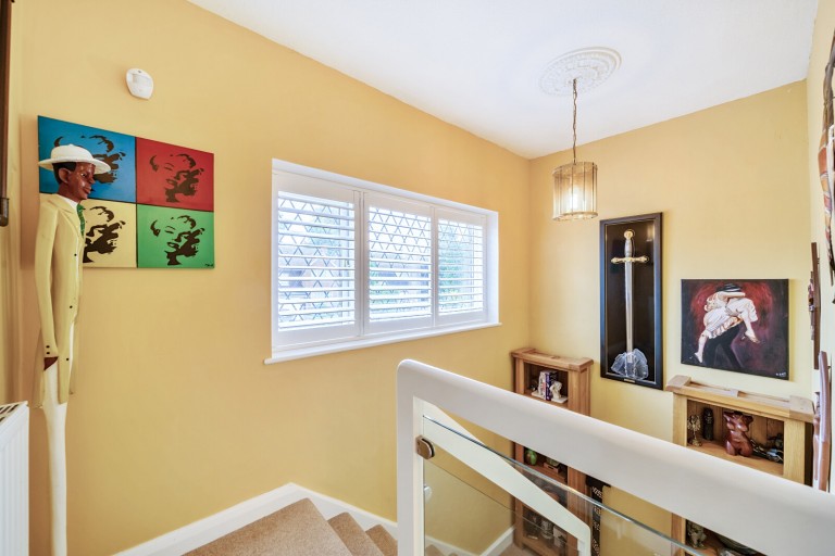 Images for Minsterley Avenue, Shepperton