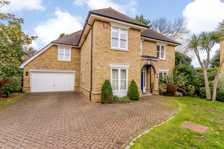 Click the photo for more details of Stompond Lane, Walton-On-Thames, Surrey