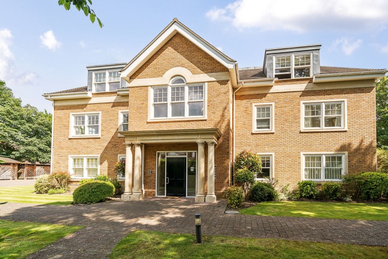 Click the photo for more details of Fairmile Lane, Cobham, KT11