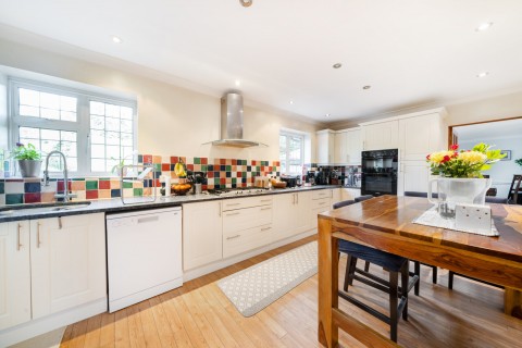 Click the photo for more details of Clarence Road, Walton-On-Thames, Surrey