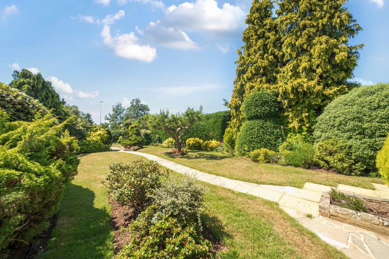 Images for Between Streets, Cobham, Surrey