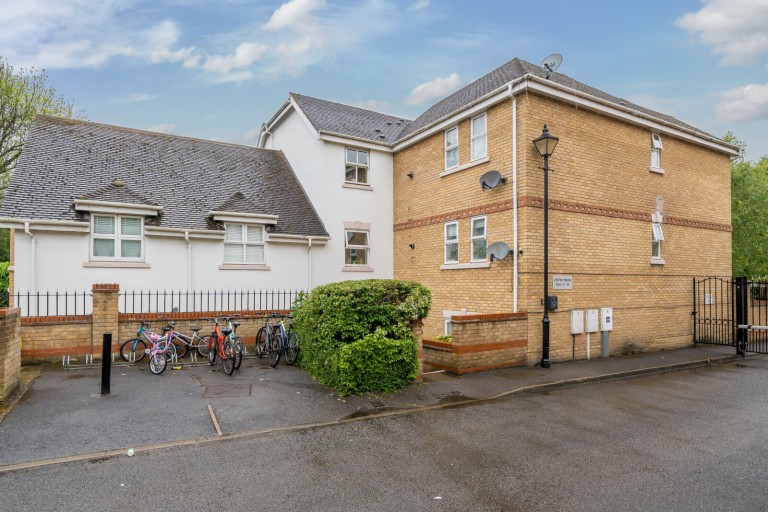 Images for Lyster Mews, Cobham, Surrey