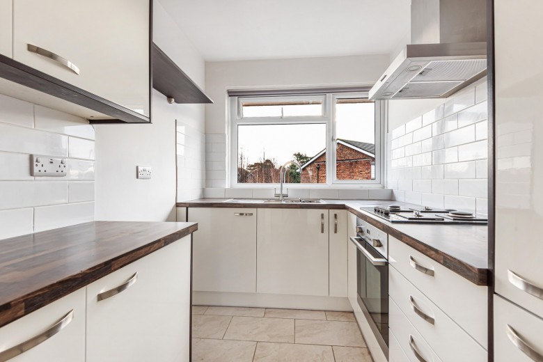 Click the photo for more details of Hillbrow Court, Esher, Surrey