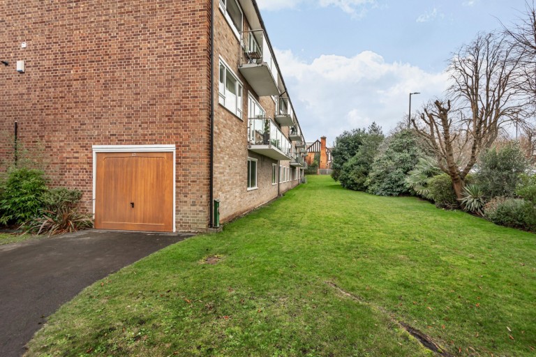 Images for Hillbrow Court, Esher, Surrey