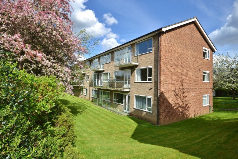 Click the photo for more details of Hillbrow Court, Esher, KT10