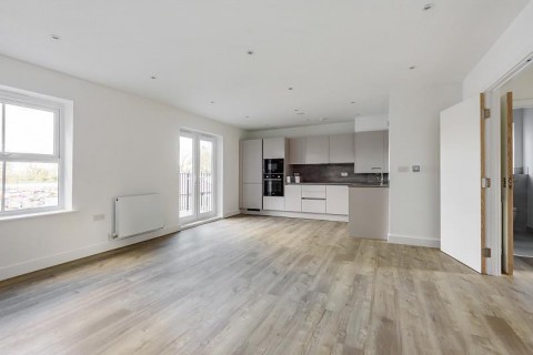 Click the photo for more details of Albright Gardens, Walton On Thames, Surrey