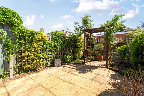 Click the photo for more details of Longboyds, Cobham, Surrey