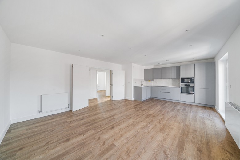 Click the photo for more details of Albright Gardens, Walton On Thames, KT12