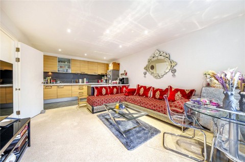 Click the photo for more details of The Heart, Walton-On-Thames, KT12