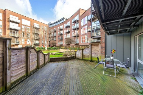 Click the photo for more details of The Heart, Walton-On-Thames, KT12