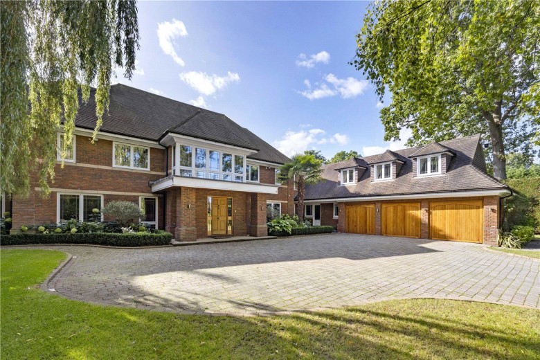 Click the photo for more details of Broomfield Ride, Oxshott, KT22