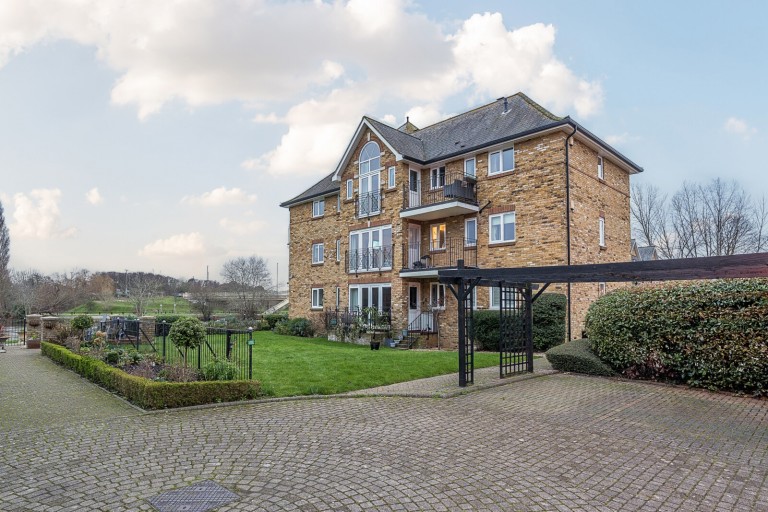 Images for Swan Walk, Shepperton, Surrey