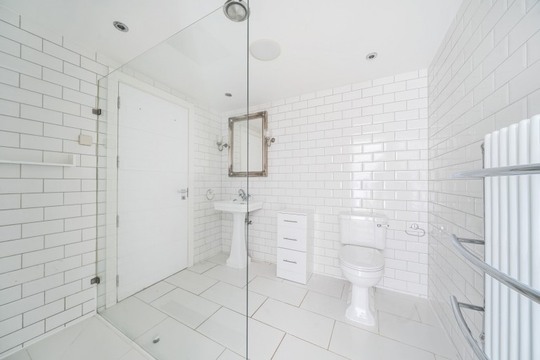 Images for Nightingale Close, Cobham, Surrey