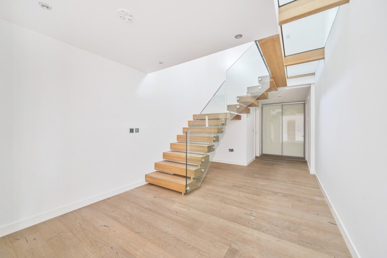 Images for Nightingale Close, Cobham, Surrey