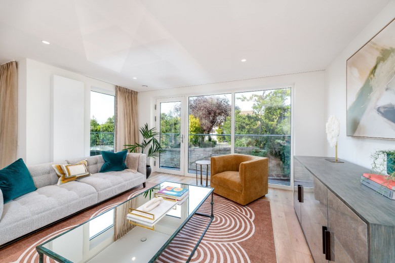 Click the photo for more details of No.9 Barnton Avenue West, Edinburgh