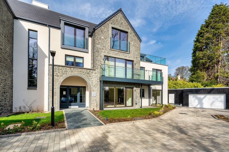 Click the photo for more details of No.9 Barnton Avenue West, Edinburgh